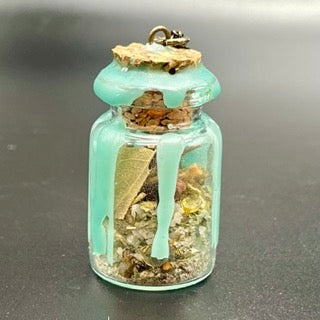 Prosperity Spell Jar Amulet